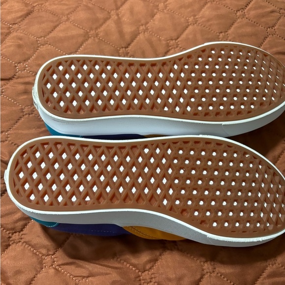 Colorful Vans - Picture 3 of 5